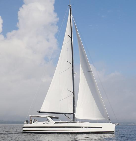 Beneteau Oceanis Yacht 62 sailing
