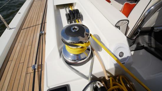 Beneteau Oceanis Yacht 62 winches
