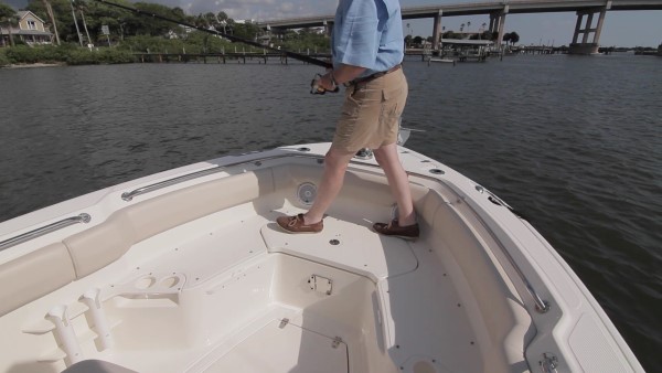 Boston Whaler 230 Outrage bow casting deck