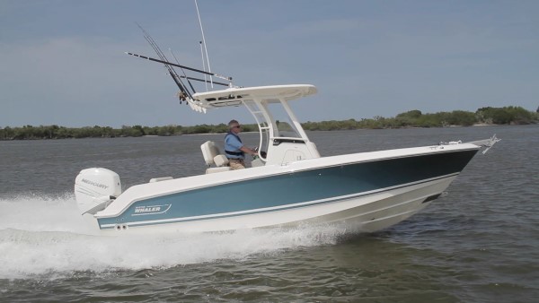Boston Whaler 230 Outrage running