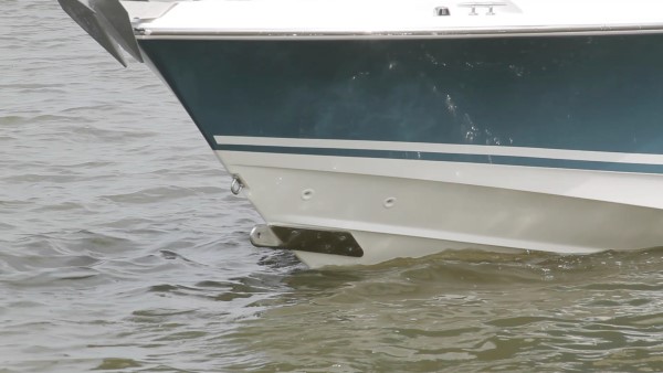 Boston Whaler 230 Outrage towpoint