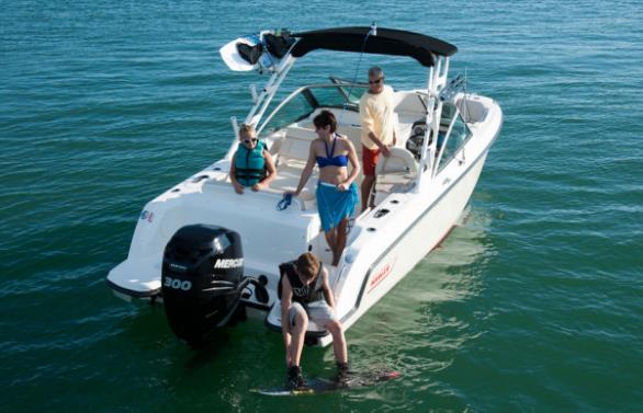 Boston Whaler 230 Vantage