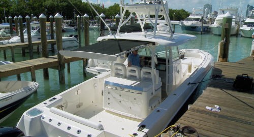 Boston Whaler 350 Outrage