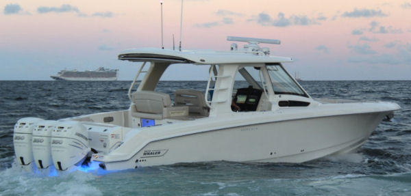 Boston Whaler 350 Realm
