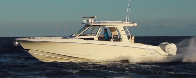 Boston Whaler 350 Realm