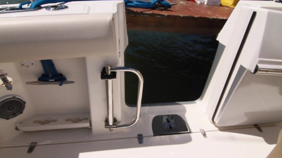 Boston Whaler 380 Outrage side door