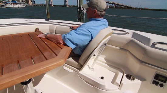 Boston Whaler 380 Outrage seat up