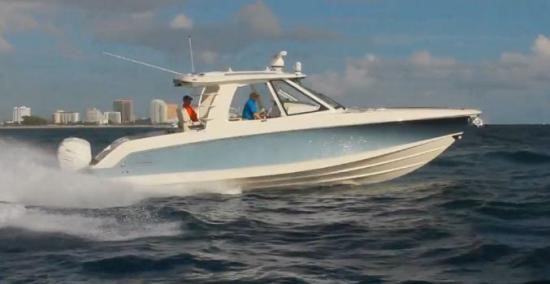 Boston Whaler 380 Realm