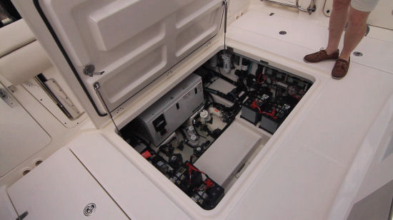 Boston Whaler 420 Outrage mechanical systems hatch