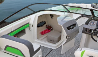 Glastron GTS 225 Interior