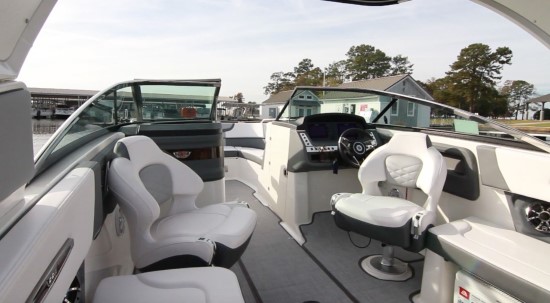 Chaparral 267 SSX Helm and Companion
