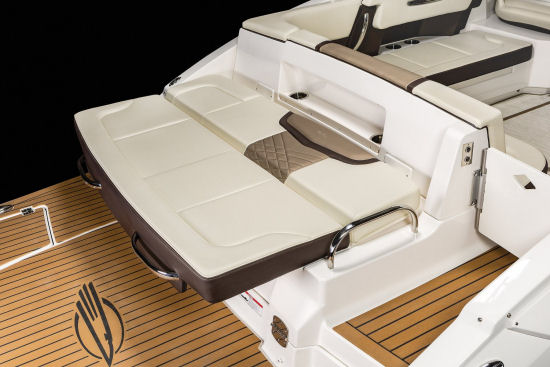 Chaparral 337 SSX stern lounge