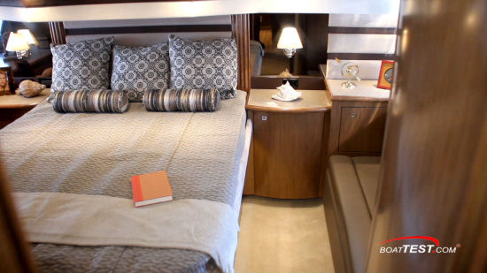 Cruisers Yachts 540 Sports Coupe