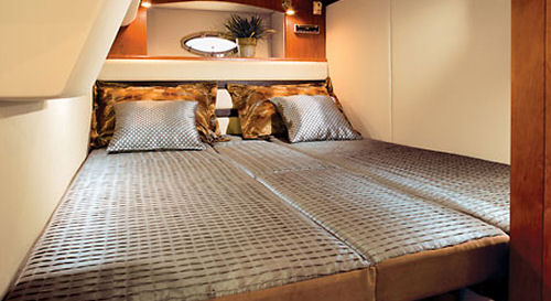 Cruisers Yachts 420 Sports Coupe