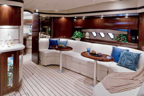 Cruisers Yachts 520 Sports Coupe