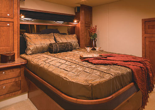 Cruisers Yachts 560 Express 