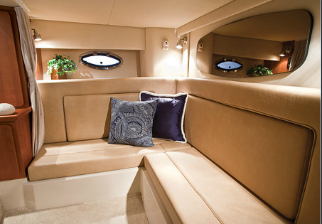 Cruisers Yachts 300 Express