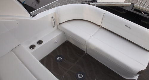 Cruisers Yachts 310 Express