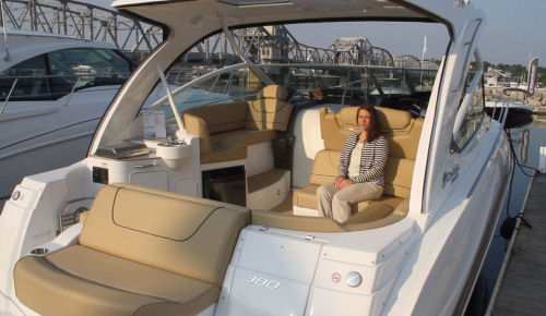 Cruisers Yachts 380 Express