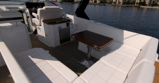 Cruisers Yachts 390 Express Coupe full beam aft deck