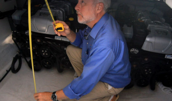 Cruisers Yachts 390 Express Coupe engine room head room