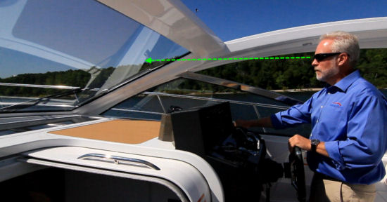 Cruisers Yachts 390 Express Coupe helm head room