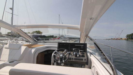 Cruisers Yachts 390 Express Coupe visibility