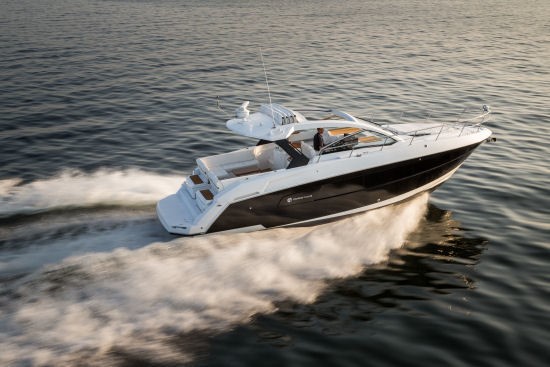 Cruisers Yachts 390 Express Coupe