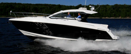 Cruisers Yachts 390 Express Coupe running shot