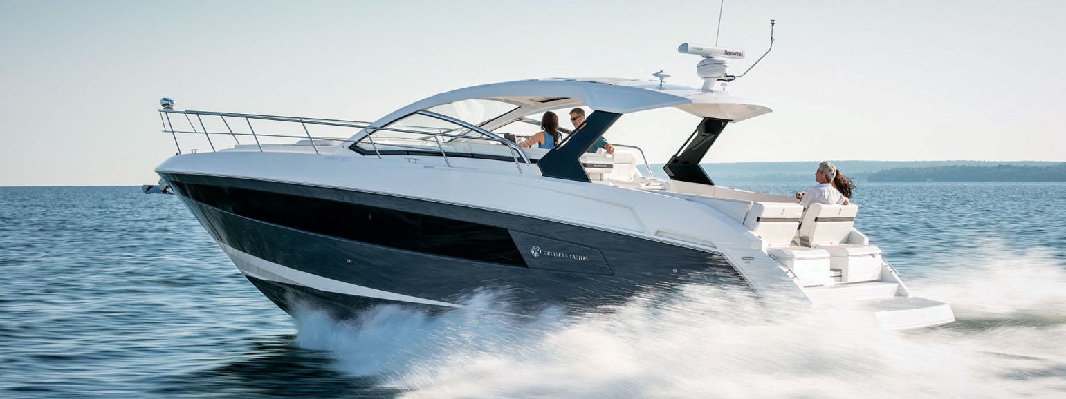 Cruisers Yachts 39 Express Coupe