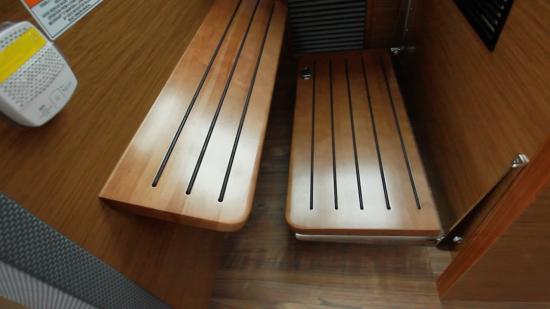 Cruisers Yachts 46 Cantius foot rest