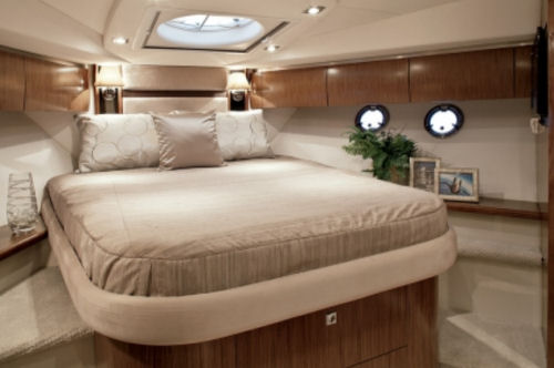 Cruisers Yachts 540 Sports Coupe