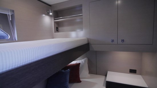 Cruisers Yachts 54 Cantius guest room