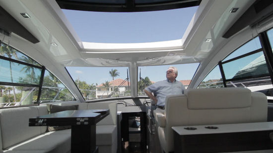 Cruisers Yachts 54 Cantius sun roof