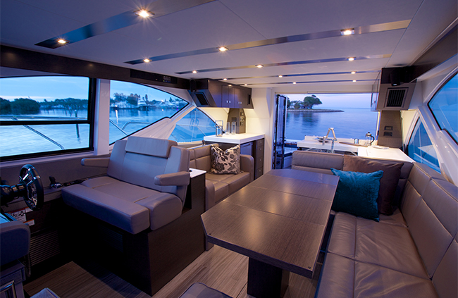 Cruisers Yachts 54 Fly