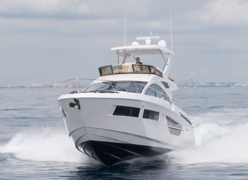 Cruisers Yachts 60 Fly