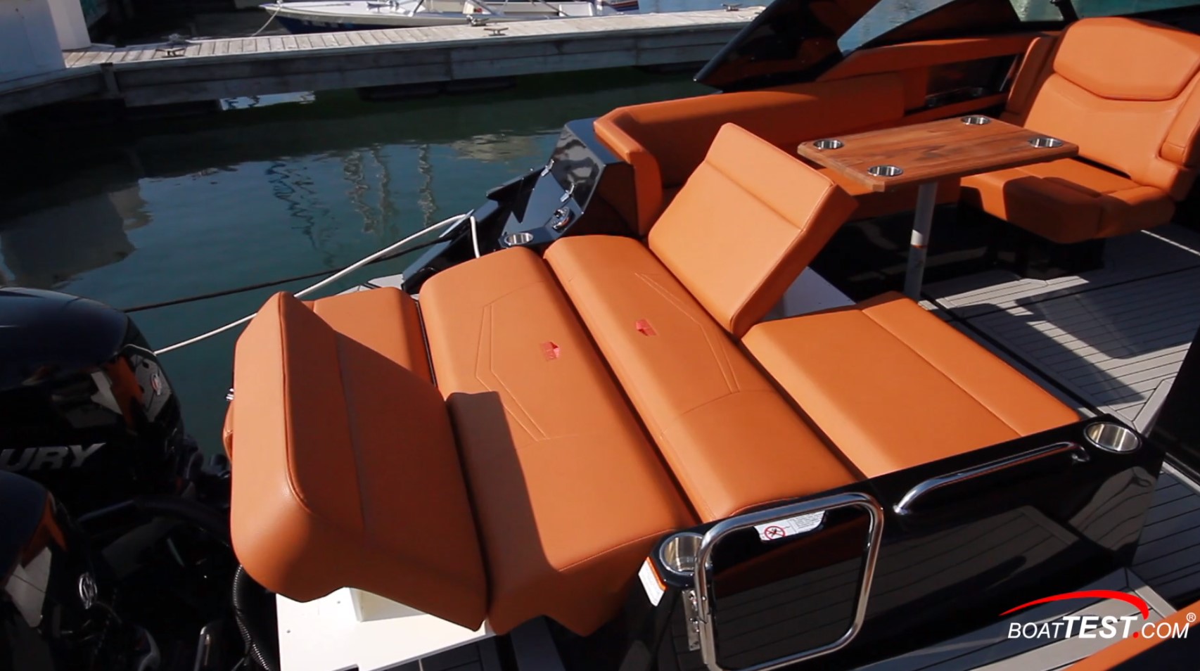 Cruisers Yachts 338 OB