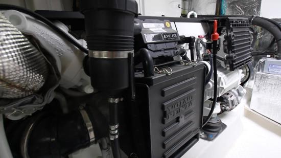 Cruisers Yachts 46 Cantius