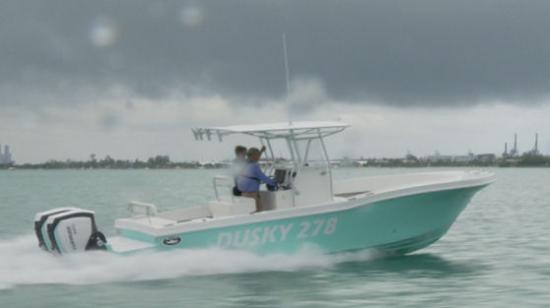 Dusky 278 Open Fisherman running