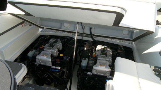 Formula 330 Crossover Bowrider engine hatch