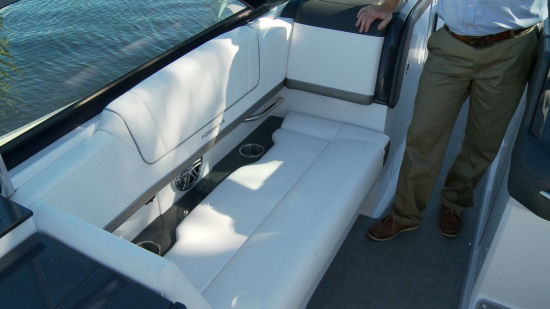 Formula 330 Crossover Bowrider doublewide lounger