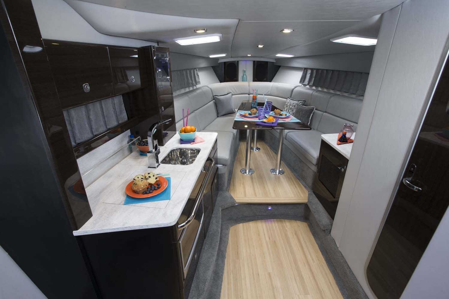 Formula 370 Super Sport