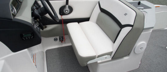 Four Winns Vista V255 helm seat