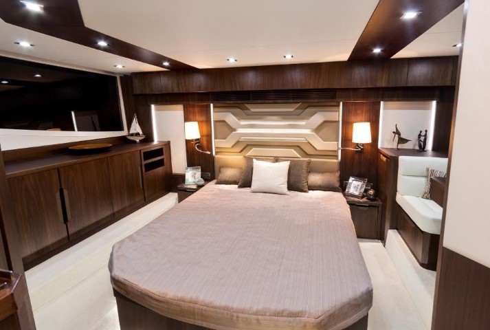 Galeon 500 Fly cabin