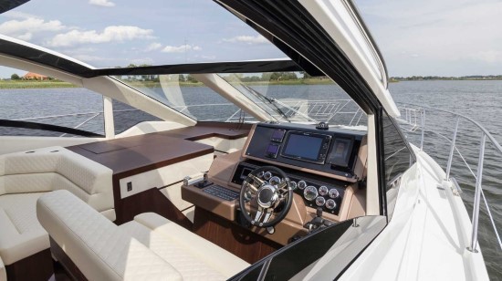 Galeon 560 Skydeck