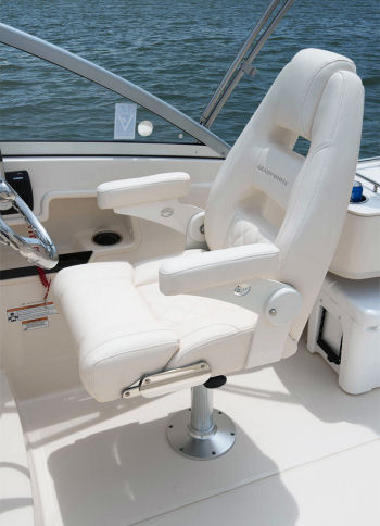 Grady White Freedom 235 2018 Boattest, Grady White Captains Chair