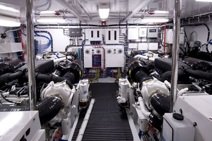 Hatteras 72 Motor Yacht