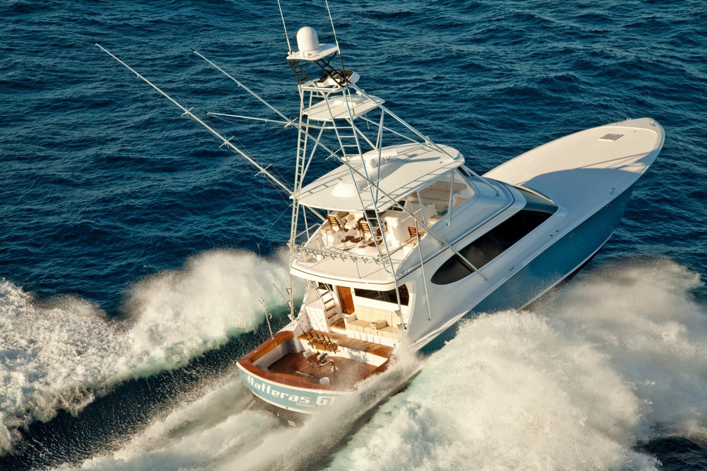 Hatteras GT70