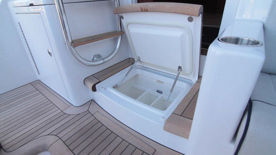 Hatteras GT 70 refrigerated compartment