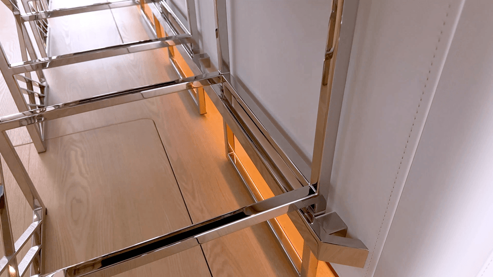 lock on bar seats
